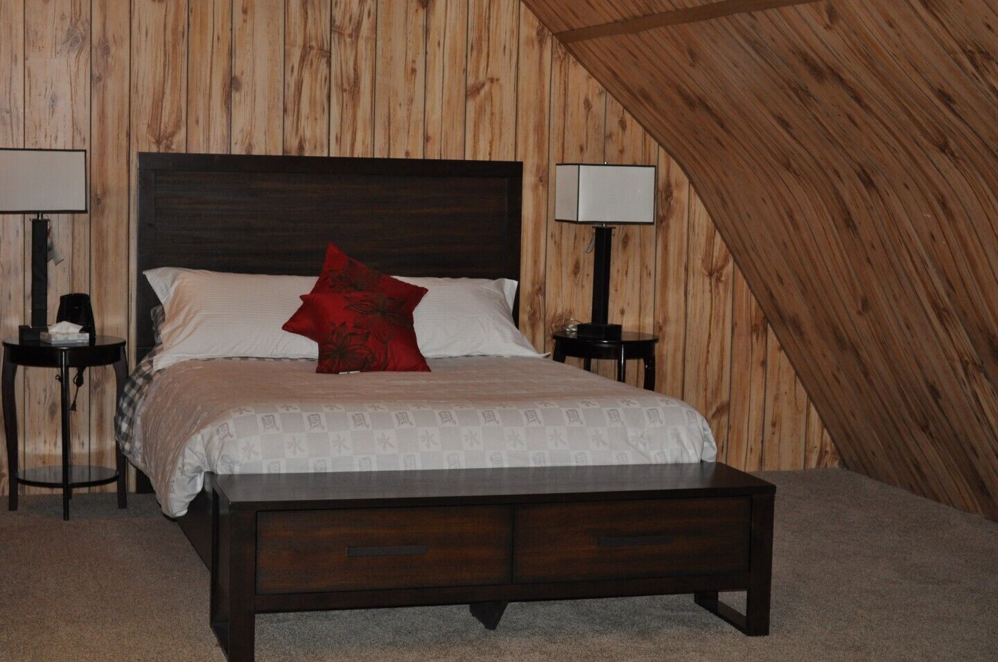 1 bedroom, desk, iron/ironing board, WiFi