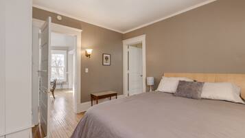 6 chambres, coffres-forts dans les chambres, bureau