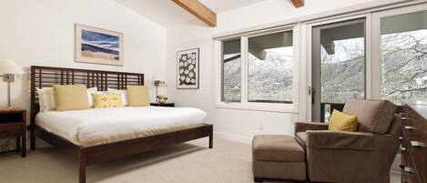 4 soveværelser, strygejern/strygebræt, internetforbindelse, sengetøj