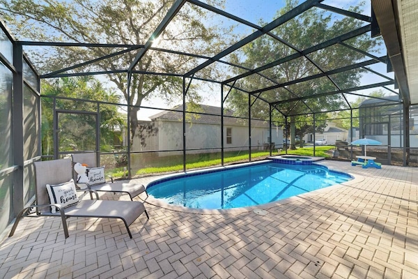 OLAF'S PRIVATE POOL AND GARDEN SPA