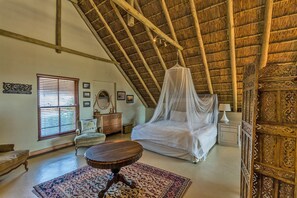 4 Schlafzimmer, Schreibtisch, Bügeleisen/Bügelbrett, Reisekinderbett