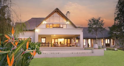 Magnificent luxury home, ideal for work or leisure. ALL Amenities Included.