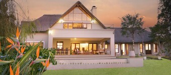 Magnificent luxury home, ideal for work or leisure. ALL Amenities Included.