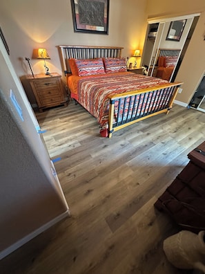 4 chambres, fer et planche à repasser, accès au Wi-Fi (inclus)