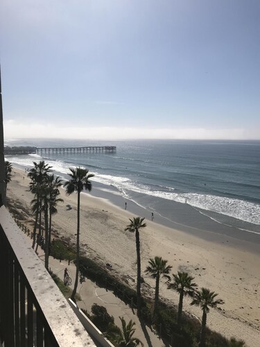 San Diego Beachfront/Oceanfront: 180 degree oceanfront view! 