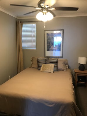 2 bedrooms, desk, iron/ironing board, travel crib