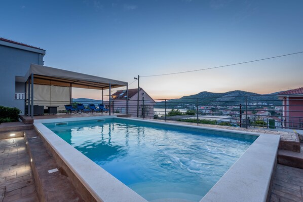 Outdoor pool, a heated pool