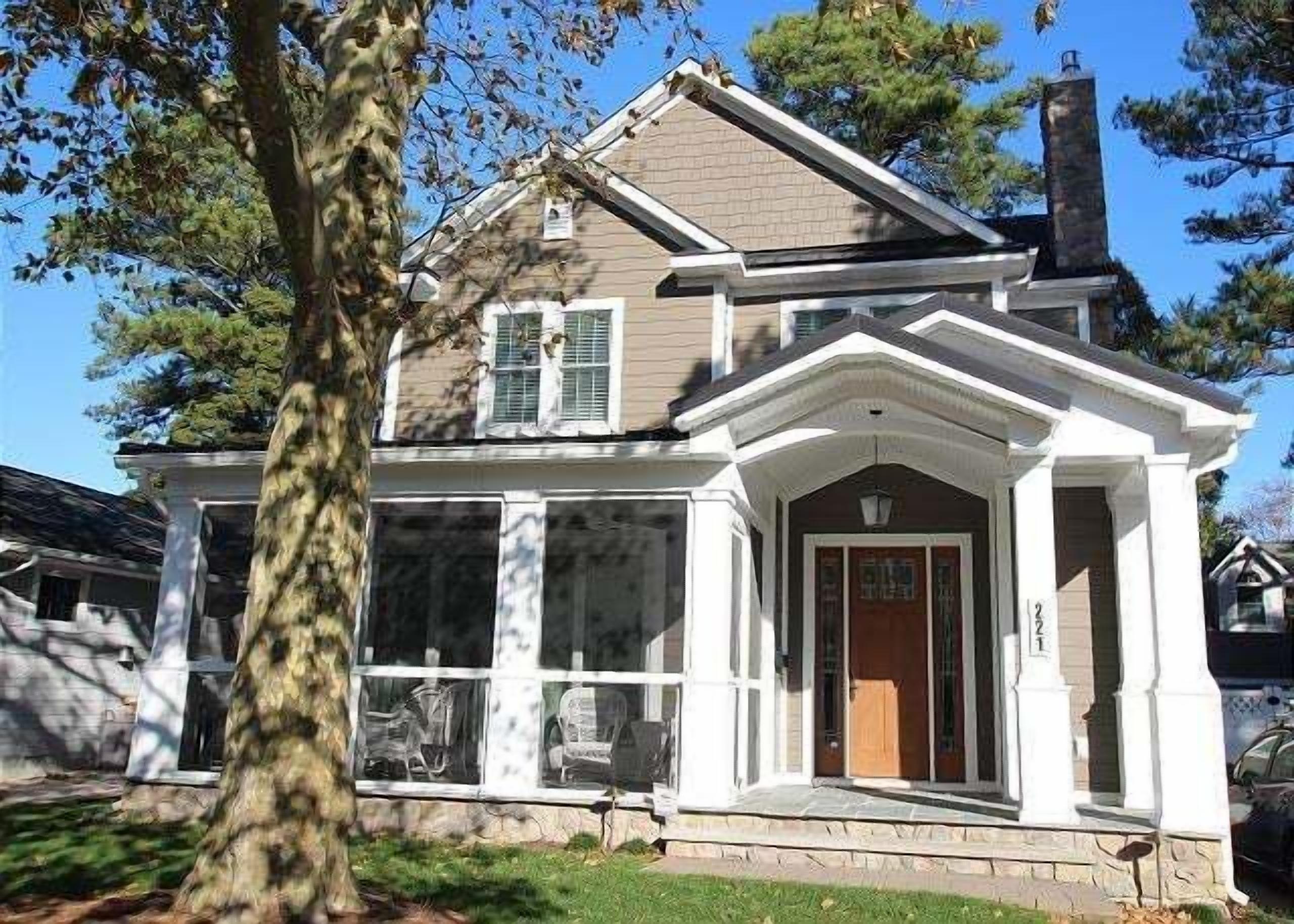 Modern Vacation Rental located Three Blocks from Beach