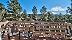 Property grounds - Spacious 2BR\2BA home nestled in the ponderosa pines (Ruidoso)