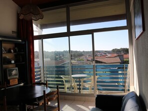 Interior - Duplex Apartment in Biscarrosse Beach - Central Location with Parking and Balcony (Biscarrosse Plage)
