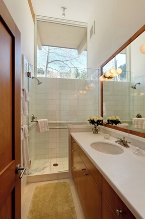 مجففات شعر، مناشف