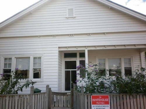 the whitehouse Port fairy in the heart of town, pet friendly