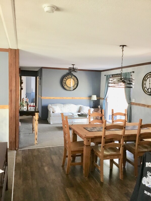 Dining - hilltop cabin in greenville sc (greenville)