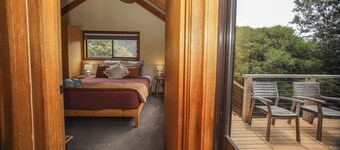 Red Cedar Cottage Coastal Retreat wood fire GOR