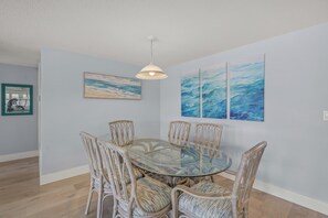 Dining - Island House Beach Resort V23 (Siesta Key)