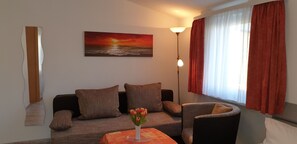 TV - House Gudrun FeWo 7 OG - Stranddistel - House Gudrun: Apartment 7 (Zinnowitz)