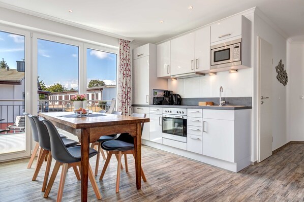 Køleskab, mikrobølgeovn, ovn, opvaskemaskine