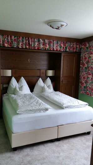 1 bedroom, in-room safe, travel cot, WiFi