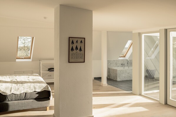 Reisekinderbett, kostenloses WLAN, Bettwäsche