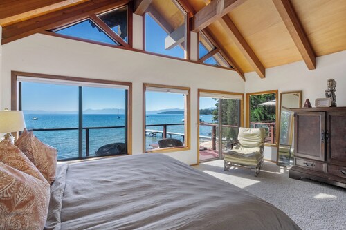 Lake Front Retreat With Your Private Beach & Hot Tub 