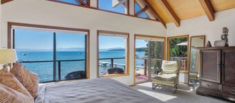 Lake Front Retreat With Your Private Beach & Hot Tub 