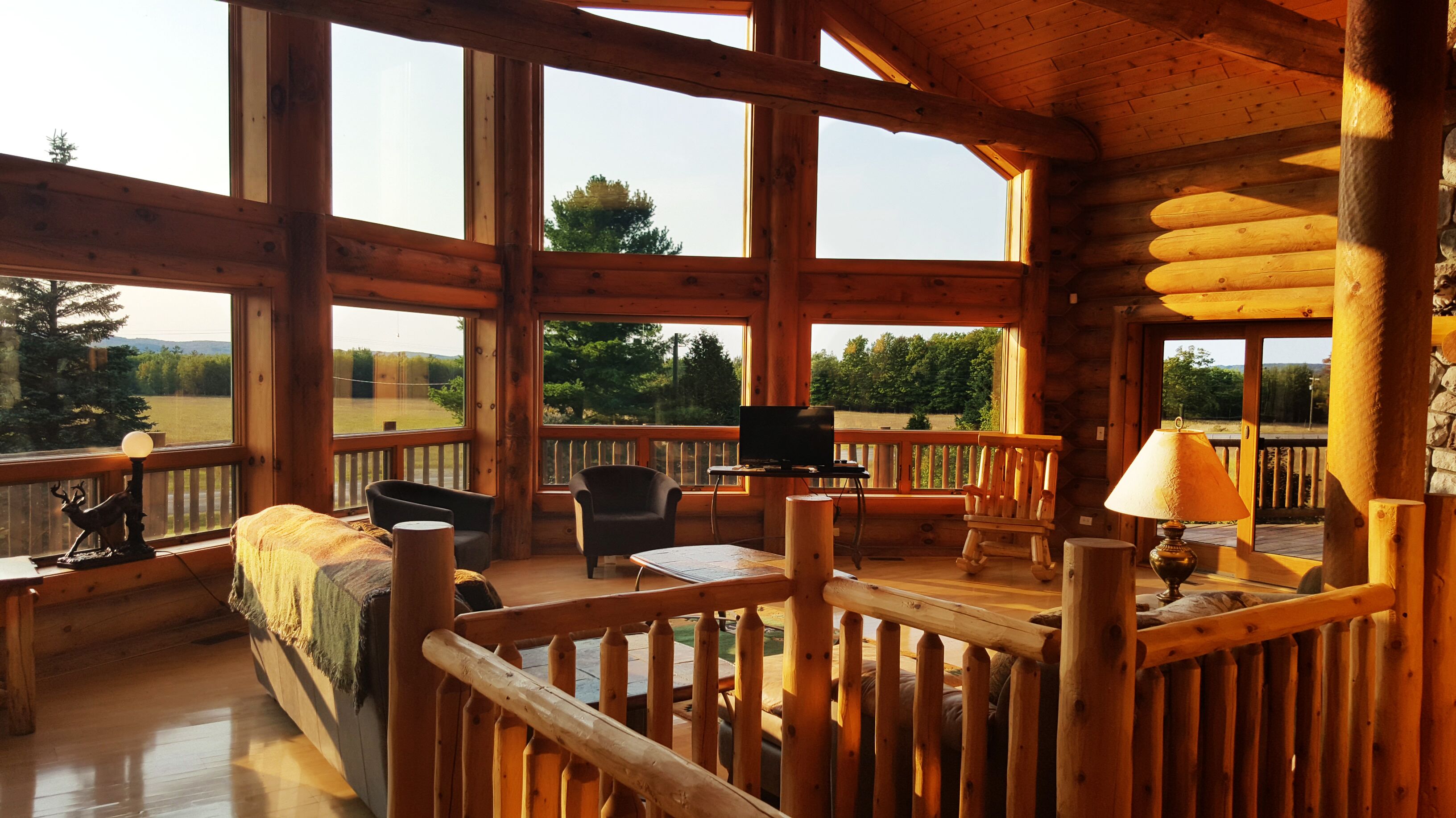 TV connectée, cheminée, baby-foot