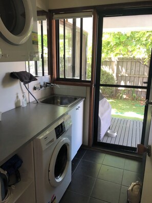 Interior - Sophorae Cottage, St Leonard’s (St Leonards VIC)