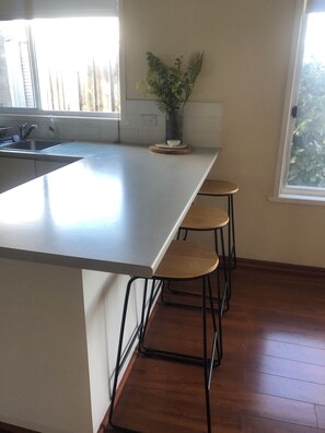 Fridge, microwave, oven, stovetop - Sophorae Cottage, St Leonard’s (St Leonards VIC)