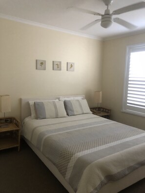 3 bedrooms, desk, iron/ironing board, free WiFi - Sophorae Cottage, St Leonard’s (St Leonards VIC)