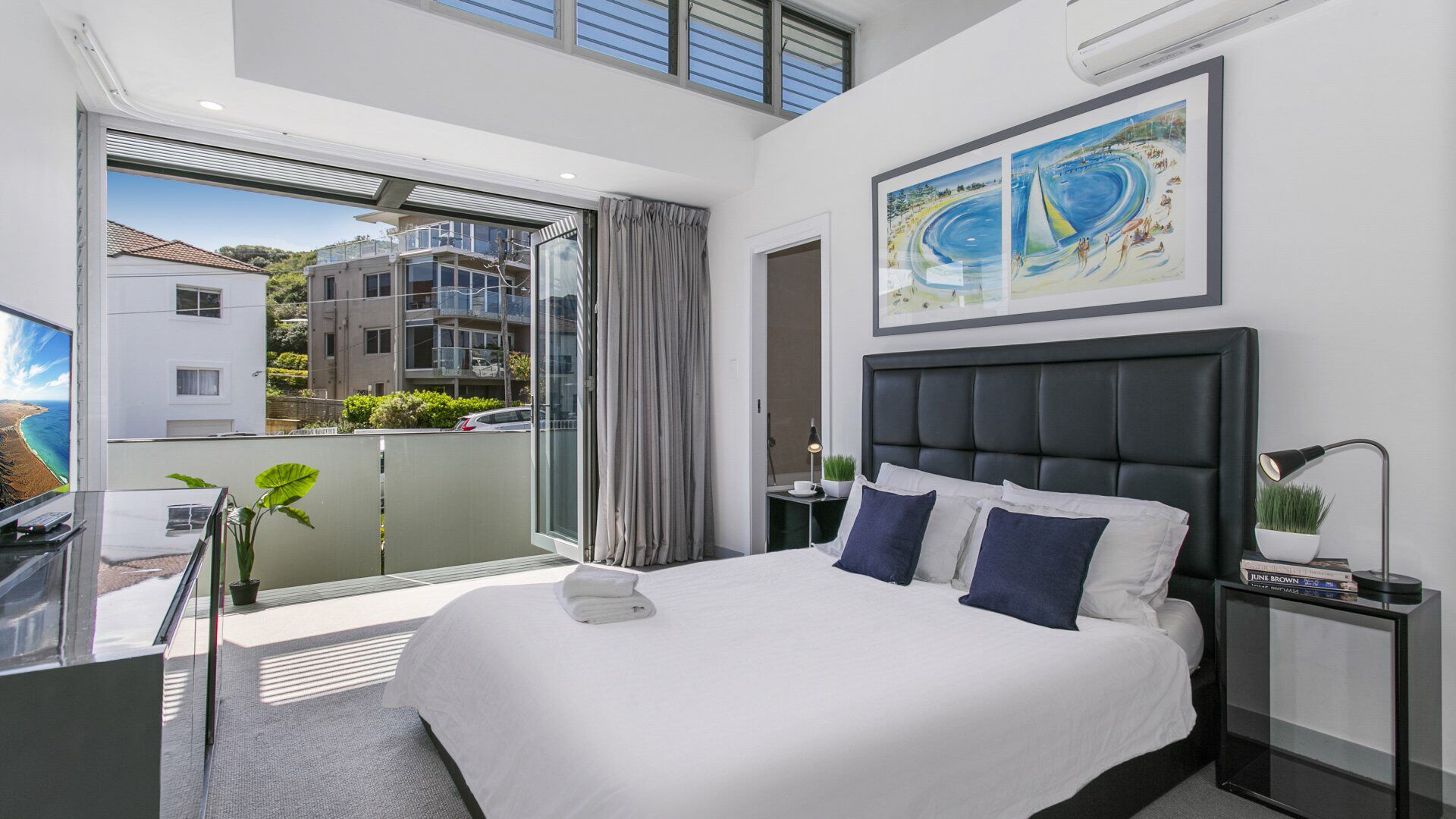 Bondi Holiday Home Garden Apartment — image 5