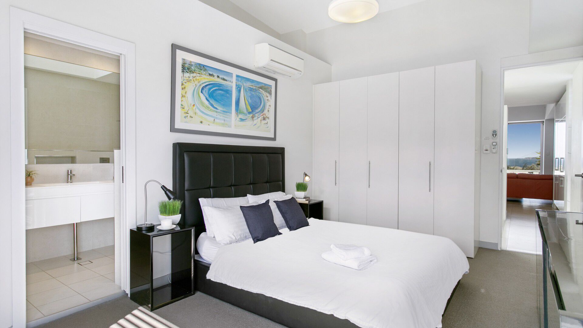 Bondi Holiday Home Garden Apartment — image 4