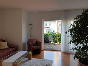 TV, fireplace - Beach Thistle - Villa EC - Villa 1 EC (Zinnowitz)