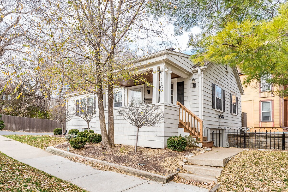 Walking distance to Country Club Plaza Entertainment District