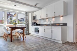 Réfrigérateur, micro-ondes, four, lave-vaisselle