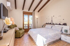 4 chambres, fer et planche à repasser, Wi-Fi gratuit, draps fournis