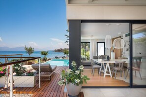 Outdoor dining - Luxury Villa Alpha Prestige with Pool (Sutivan)