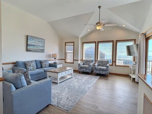 TV - Sunrise Cottage- Excellent Ocean Views- Steps to Beach- Community Pool (Buxton)