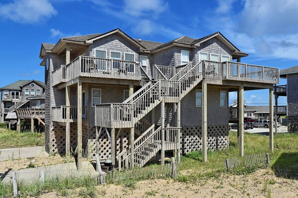 Exterior - Sunrise Cottage- Excellent Ocean Views- Steps to Beach- Community Pool (Buxton)