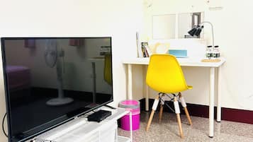 Comfort Twin Room | Soundproofing, free WiFi, bed sheets