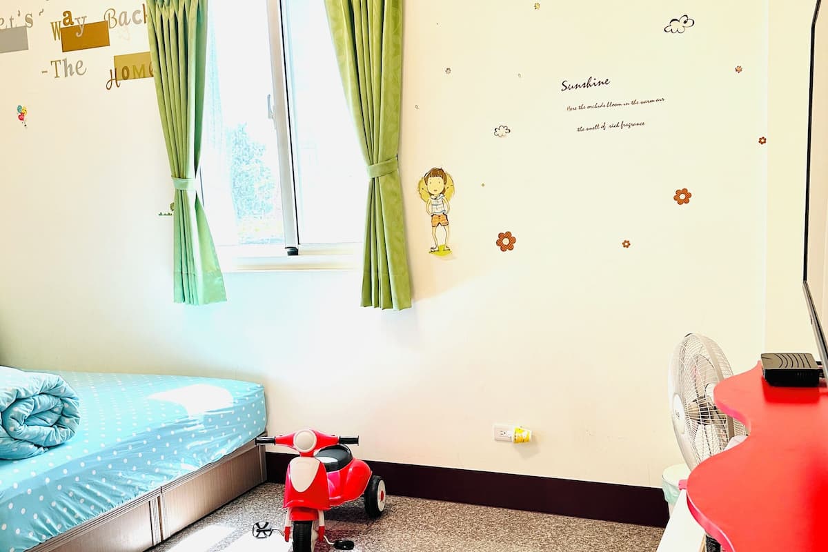 Comfort vierpersoonskamer | Geluiddichte muren, gratis wifi, beddengoed