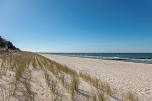 Plage à proximité, chaises longues
