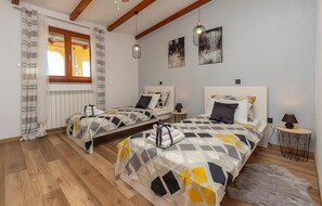 3 bedrooms, free WiFi, bed sheets