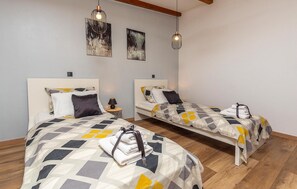 3 bedrooms, free WiFi, bed sheets - Awesome apartment in Pula (Pula)
