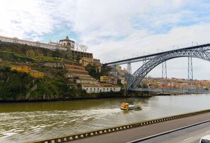 Luokittelematon kuva, 2 kautta 17, painike