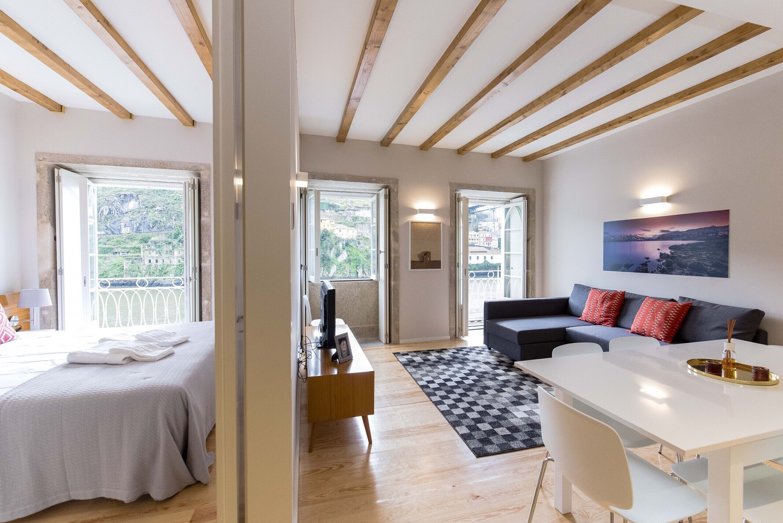 2 bedrooms, in-room safe, iron/ironing board, free WiFi