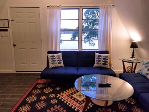 Smart TV - West Coast style, Lakeside Cabin #2 @ Lake Cisco Rentals (Cisco)