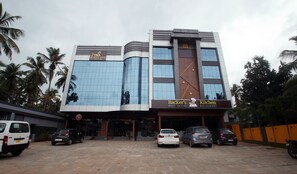 Property entrance - Hotel Le Moshe Inn (Kondotti)