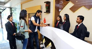 Reception - Hotel Le Moshe Inn (Kondotti)