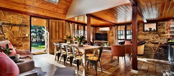 Cedar and Stone ~ Daylesford Region ~ 7 Bedrooms ~ 5 Acres