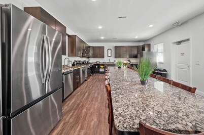 Newly Updated Now Ready For 2025 Reservations! LargePrivatePool/Theater/Game